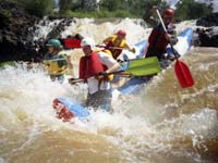 катамаран в каскаде сливов